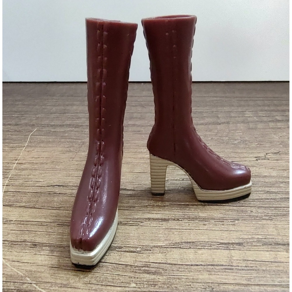 Bratz Making the Grade Fashion Pack Brown Boots MGA Entertainment 2003 Vintage